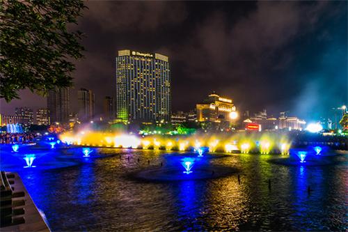 1656388068469375.jpg 如何做好建筑亮化工程?選對(duì)團(tuán)隊(duì)最重要