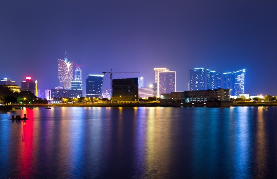 4.jpg 樓體夜景燈光照明需要注意的事項