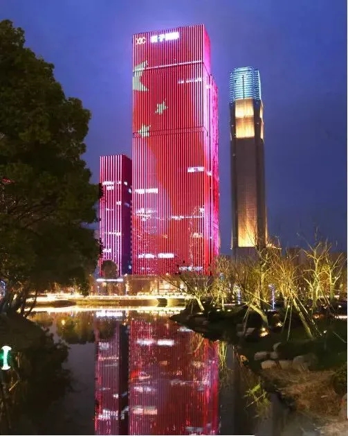 43.jpg 超高層建筑亮化工程的準備工作要做哪些?